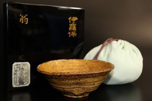 伊羅保茶碗の値段と価格推移は？｜56件の売買データから伊羅保茶碗の