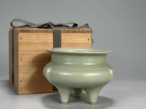 龍泉窯 青磁の値段と価格推移は？｜142件の売買データから龍泉窯 青磁
