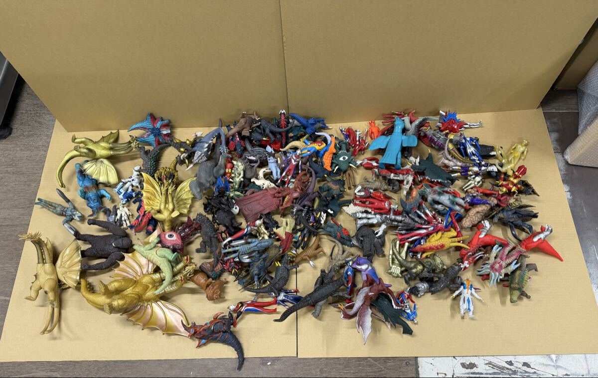 ウルトラ怪獣　まとめ売り　タグ付き　当時物　ソフビ　フィギュア ウルトラ怪獣 ソフビフィギュアの値段と価格推移は？｜207件の売買