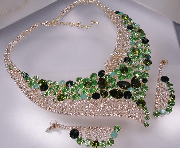 E 9464★アンティーク風 ネックレスとピアスの2点セット★　K133