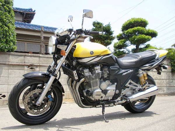 XJR1300 人気のイエローストロボカラー 車検27/10 (751cc以上)｜売買