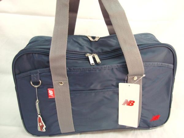 25%OFF新品 ニューバランス★スクールバッグ★おまけ付★新品紺1