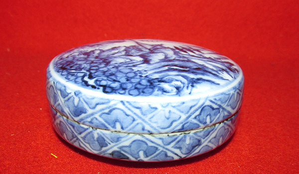 ◆茶禅]茶道具　香合「染付山水紋丸香合」高橋道八・即中斎箱書