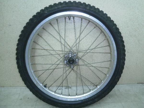 HR8140 TLM260 フロントホイール・タイヤ TLM260RF-9010