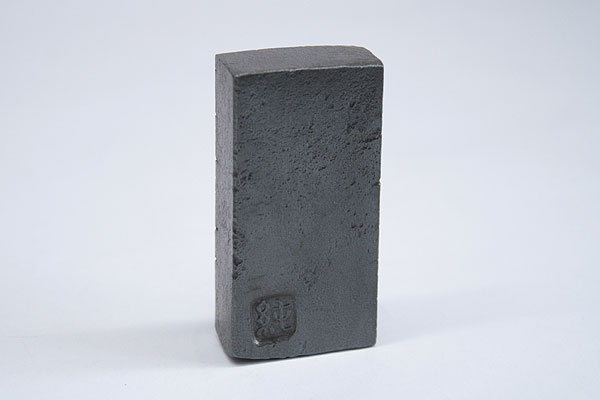 《将》 刀匠 真鍋純平作 和鉄文鎮 共箱入り SS103