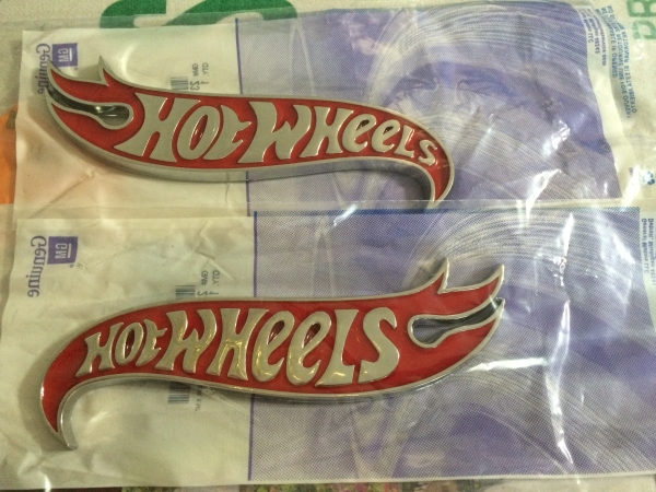 ラスト一個！camaroカマロhotwheelsエンブレム赤RED