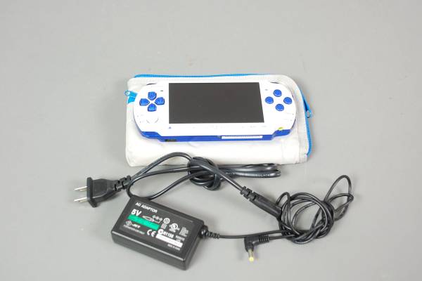 PSP3000　本体　ホワイト&ブルー