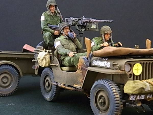 1/35 ブロンコ　GFPWJフォードジープとクルー３体
