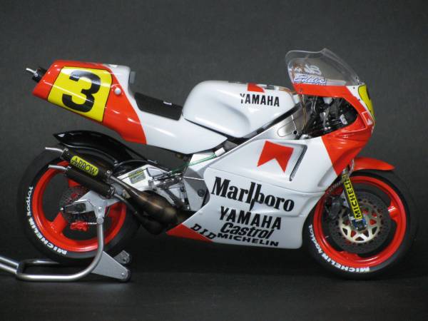 88 Marlboro YAMAHA YZR500 #3 Eddie Lawson