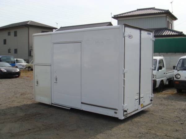 倉庫・物置に！　中古保冷箱　２トン車用