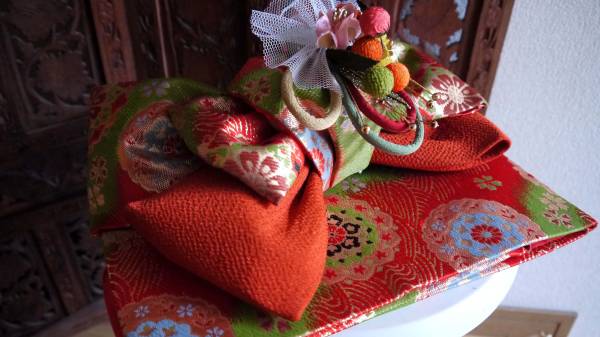 美品*花金刺繍ちりめん作り帯朱七五三 帯 女の子 7歳 付け帯