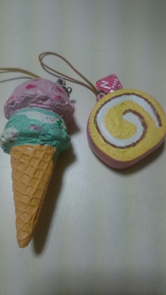 【送料無料】レア アイス スクイーズ cafe de n ロールケーキ