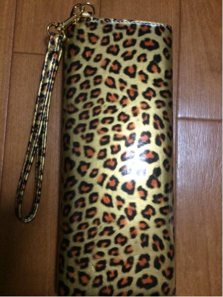 Marc Jacobs 財布 クラッチバッグ マークジェイコブス ヒョウ柄 マーク