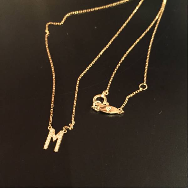 美品/AHKAH/アーカー/イニシャル/M/ダイヤ/ネックレス/K18YG に興味