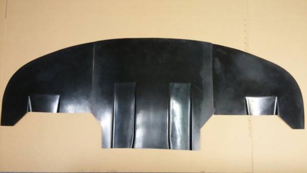 W(幅)=約1980mm フロントディフューザー3分割FRP製