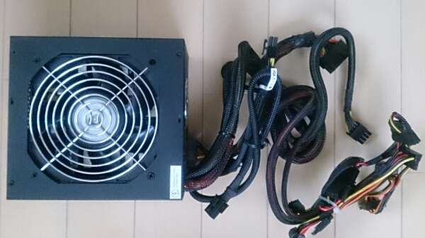 Seasonic 700W電源 SS-700HM 80PLUS規格