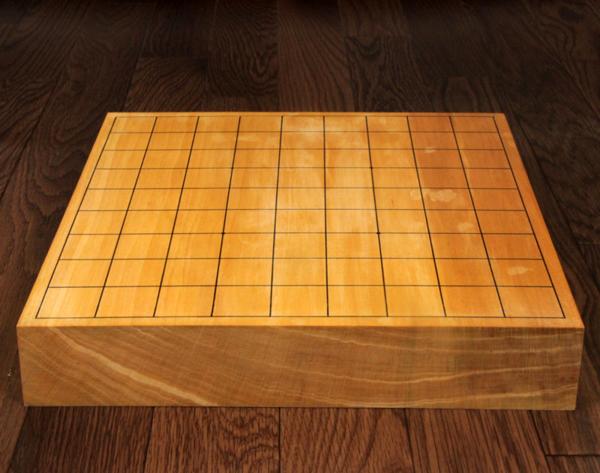 ◆新桂2寸一枚板卓上将棋盤〓明るい茶褐色系、硬めの指し味