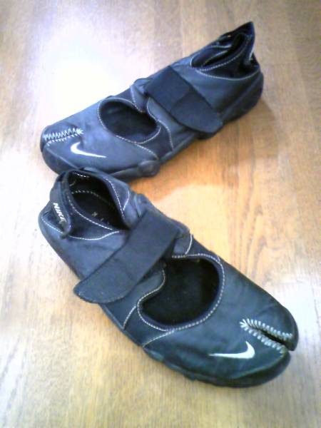 【美品】NIKE エアリフトAir Rift レザーブラック 26㎝ ナイキ エアリフト レザー ブラック 26.0cm 26.0cm ファッション