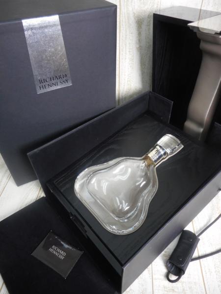 Richard ヘンネシ-空瓶箱付き700ml Richard ヘンネシ-空瓶箱付き700ml