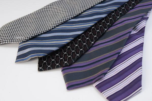 美品 Zegna ゼニア ネクタイ ストライプ ブルー ネイビー シルク 美品 Zegna ゼニア ネクタイ ストライプ ブルー ネイビー シルク
