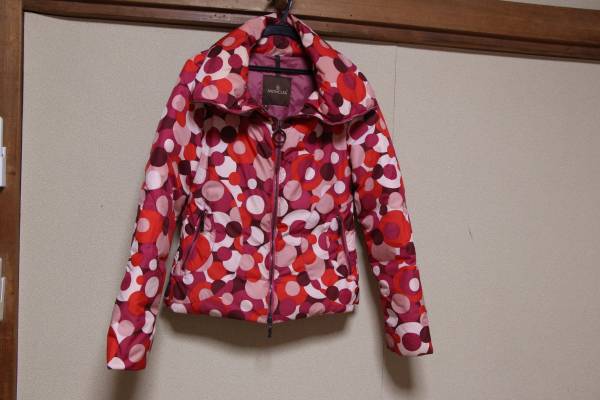 ☆モンクレール レディースダウン 0 可愛い水玉柄☆