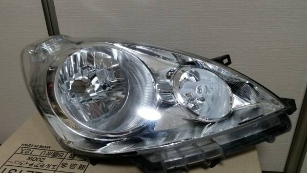 日産　ニッサン　E11 ノート　後期　右ヘッドライト　ハロゲン