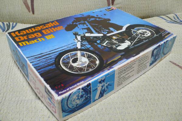 レベル 1/8 カワサキ ドラグバイク　マッハⅢ