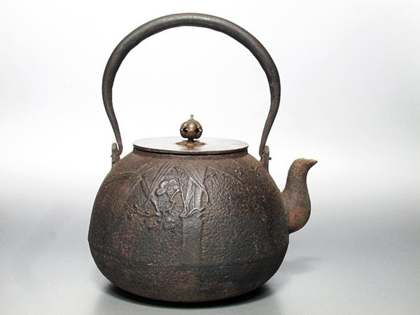 龍文堂造 三友文宝珠式鉄瓶