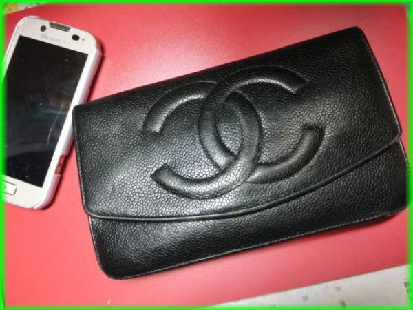携帯も入る●シャネル●バック型財布●キャビアスキン