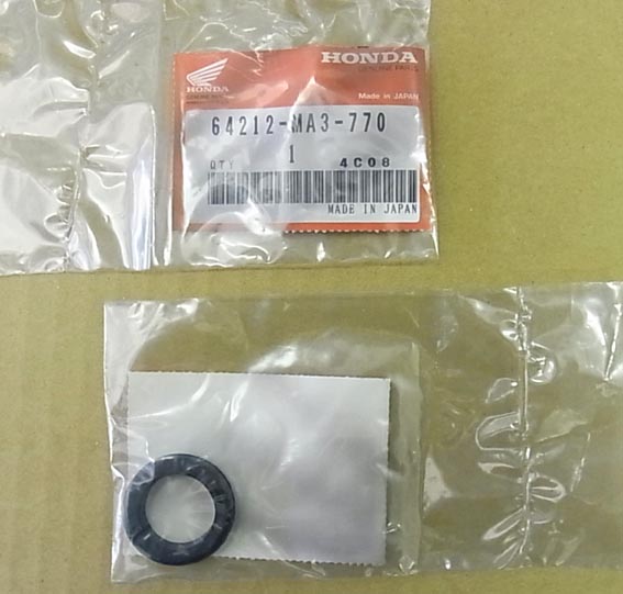 ホンダＣＢ1100Ｒ　ミラーマウンティングラバーセット新品未使用