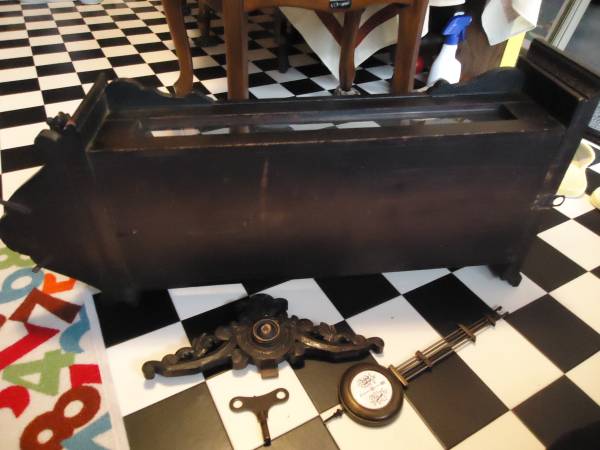 ユンハンスの掛け時計