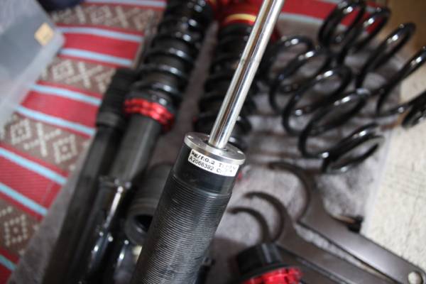 Largus ヴィッツNCP13用のラルグスの車高調です ラルグス 全長調整式車高調キット SpecS トヨタ用