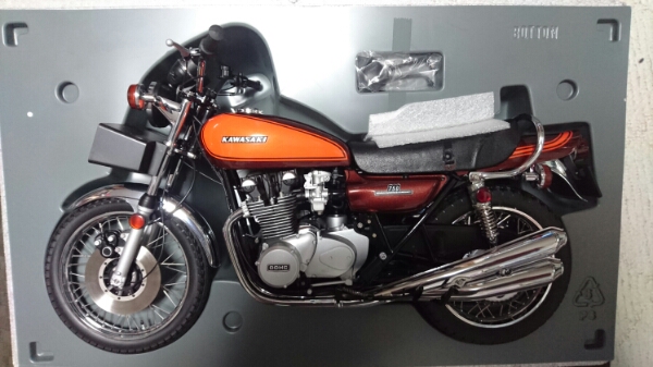 750RS 1⁄6 Z2 : キャンディ・ブルー⁄ゴールド06008 キャンディブラ