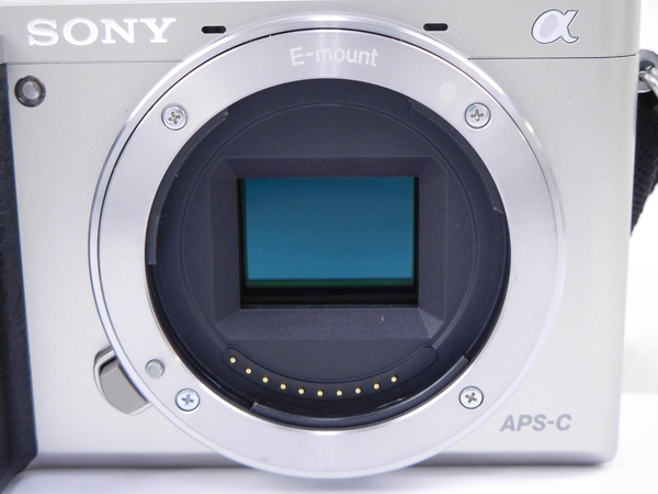 良好 SONY α6000 ILCE-6000Y W ダブルズーム キット N1754077