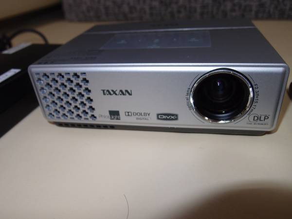 TAXAN ☆1 送料込！TAXANタクサンLEDプロジェクターKG-PL105S KG