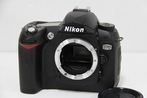 □Nikon ニコン D70 ボディ デジタル一眼 カメラ 中古並下3-141