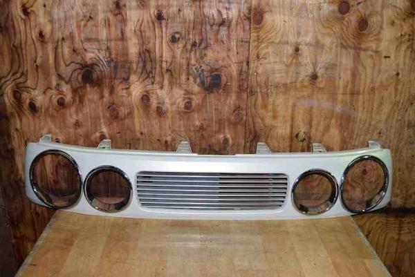 ムーヴ L900S ラジエーターグリル ホワイト(白)W16 メッキ枠付