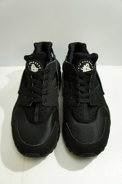 美品NIKEナイキAIR HUARACHEハラチTRIPLE BLACKスニーカー黒321G