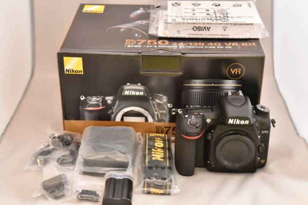 新品同様中古 NIKON D750 ボディ ショット数極小 保証残多