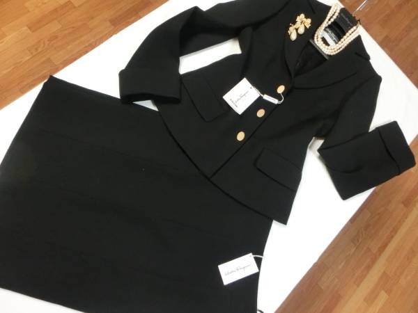 フェラガモ　エレガントスーツ　40　新品タグ付　４０万