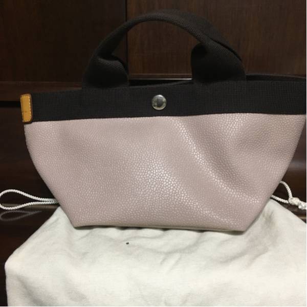 エルベシャプリエ 限定色 大人気