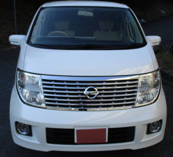 兵庫 エルグランド E51 後期 パール 内外装綺麗♪ 車検H30年2月