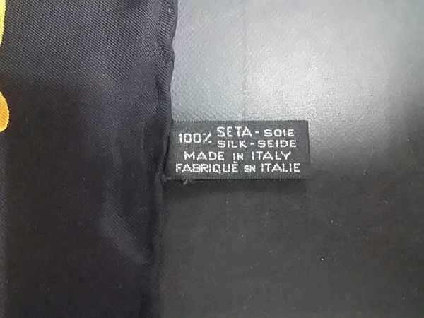 セリーヌ スカーフ 美品 白×ゴールド×マルチ CELINE