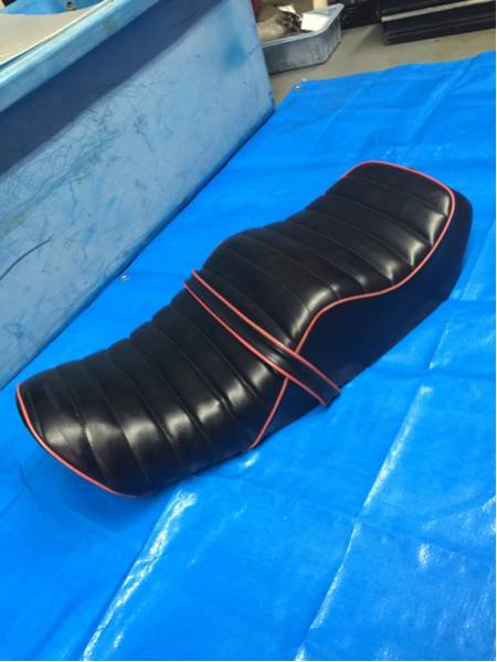 CBX400F 黒赤 タックロールシート BEET CBX550F