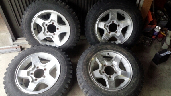 ジムニー純正アルミホイール　PCD139.7 16×5.5Ｊ +22　下駄山　