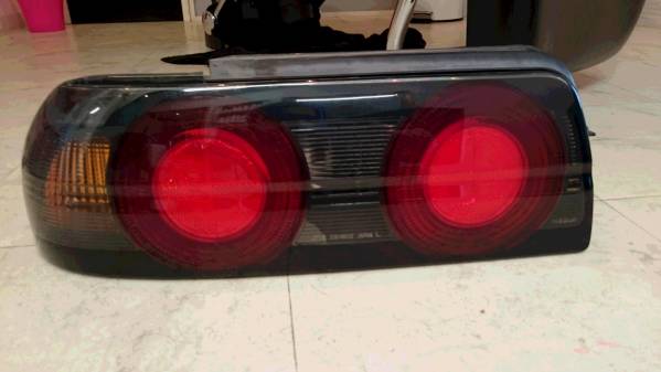 R32 HCR32 4ドア 4dr テールランプ右左おまけ左側1個 R32 LED
