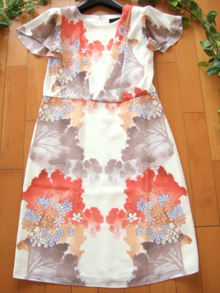 854☆新品同様スーナウーナW切替しフラワー柄ワンピ