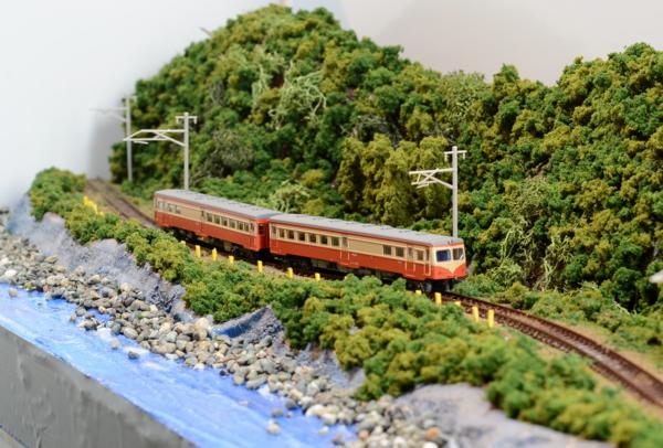 Nゲージ 鉄道模型ジオラマ 海岸線を走るローカル線 SAZAN】鉄道ジオラマ展示台海岸沿いのローカル線90x30cm☆小6 おもちゃ