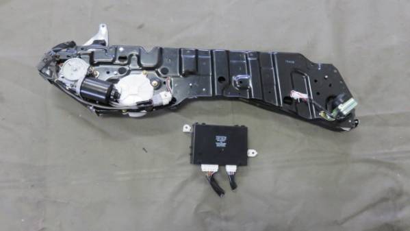 ３０　エスティマ　左　パワースライドドアモーター　28927　　