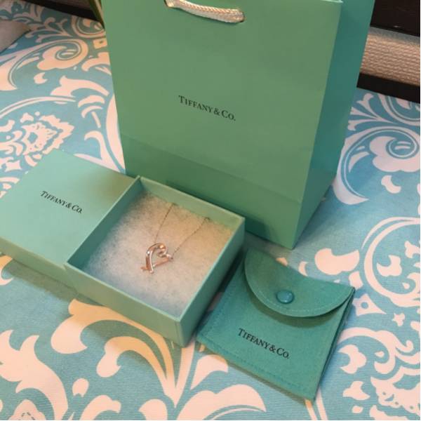 ティファニーネックレス ラヴィングハート プレゼントに